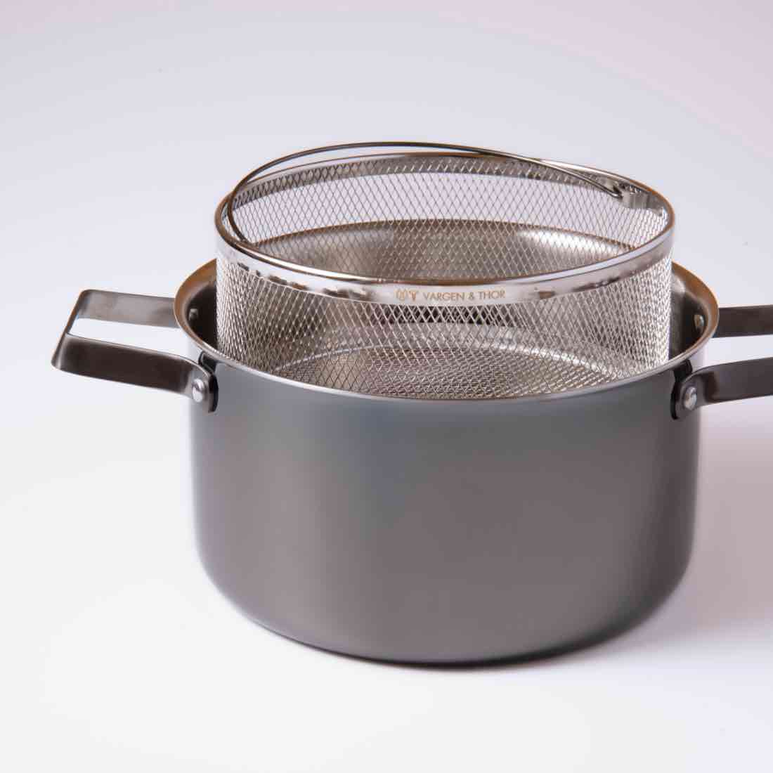 Bamba Ply Lags Stål Gryde Inkl Pastakurv Serie: Sort Stål Black Steel